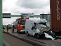 VU Transporter Lkw Zoobruecke Rich Koeln    P08